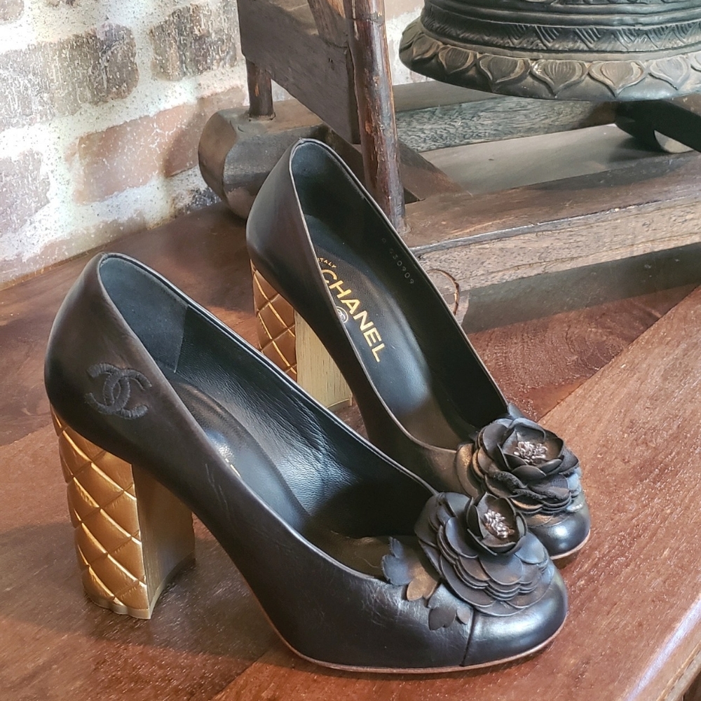 Chanel Black/Gold Camellia Cap Toe Leather Quilted Heel Pumps